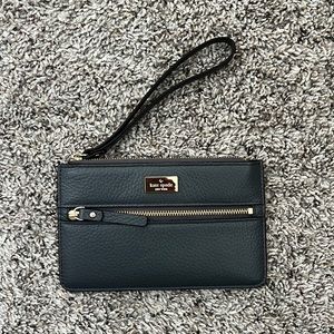 Kate spade grey wristlet